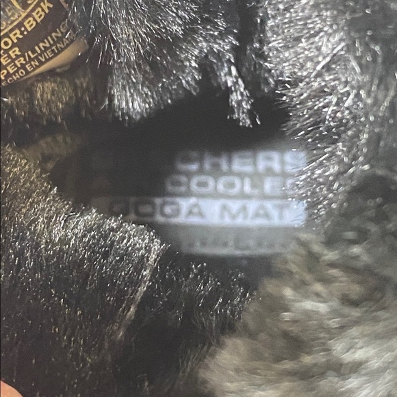 Skechers Air Cooled Goga Mat Faux Fur Trimmed Black Suede Ankle Boots - Picture 10 of 10